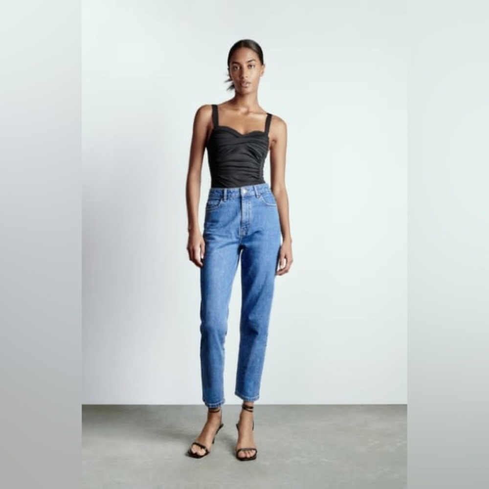 Zara Mom Jeans Size 28